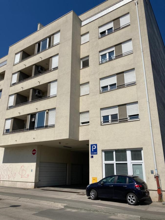 Apartment Maris - Free Parking Загреб Экстерьер фото